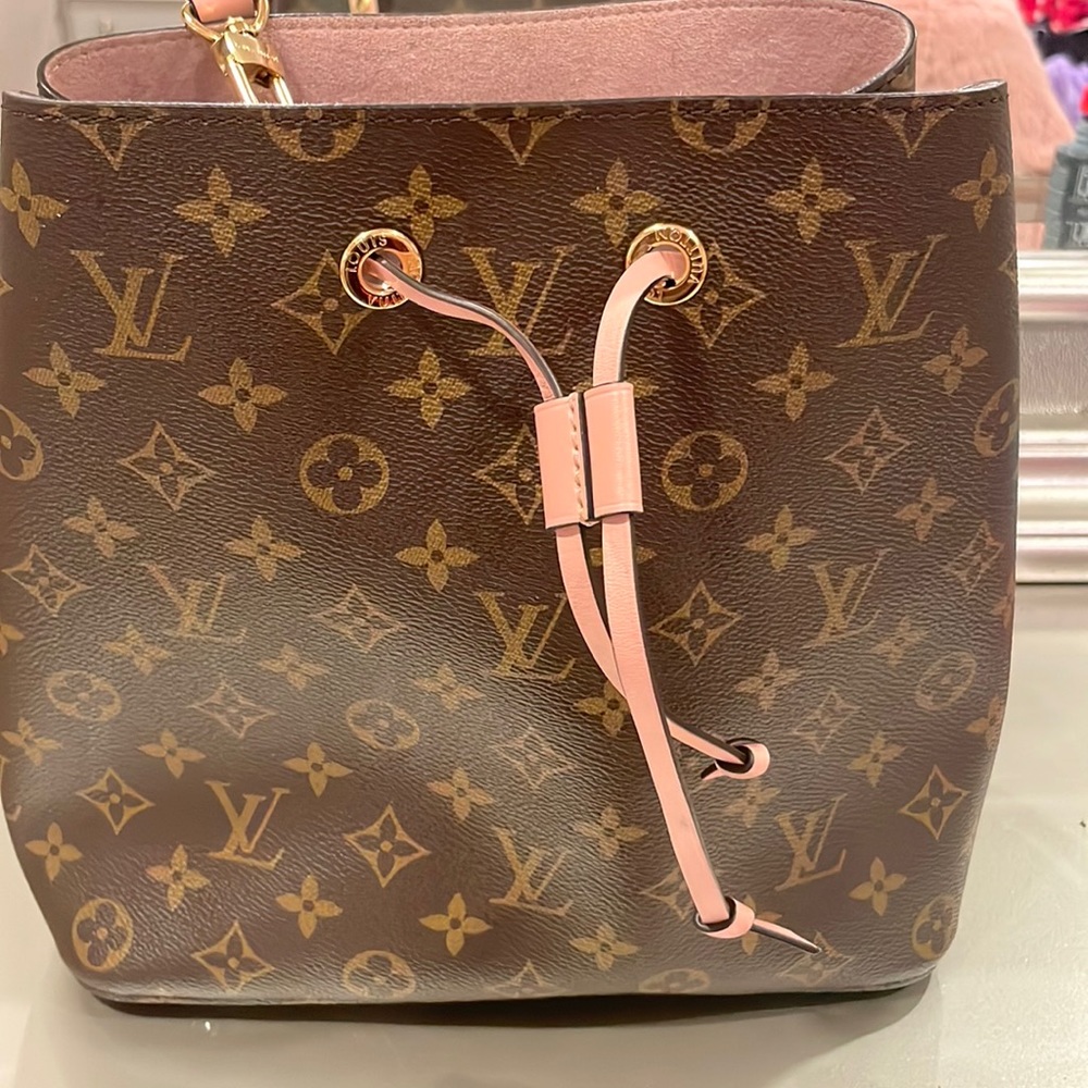AUTHENTIC LOUIS VUITTON ROSE POUDRE NEONOE